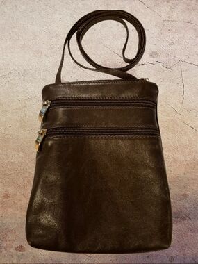 Vera Pelle Dark Brown Italian Leather Crossbody Bag with Gold Hardware